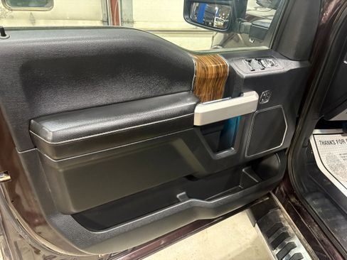 Used 2018 Ford F150 Lariat image 10