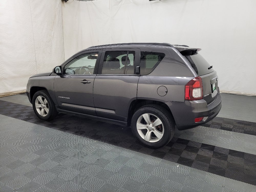 Used 2015 Jeep Compass Latitude AWD/4WD image 3