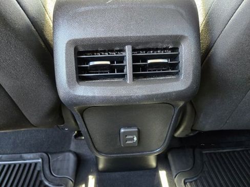 Used 2020 Chevrolet Equinox LT image 13