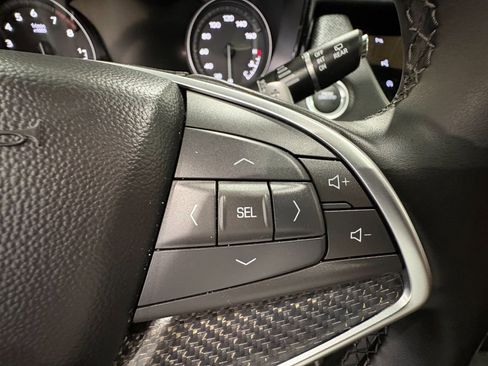 Used 2025 Cadillac XT5 Sportv w/ Technology Package AWD/4WD image 15