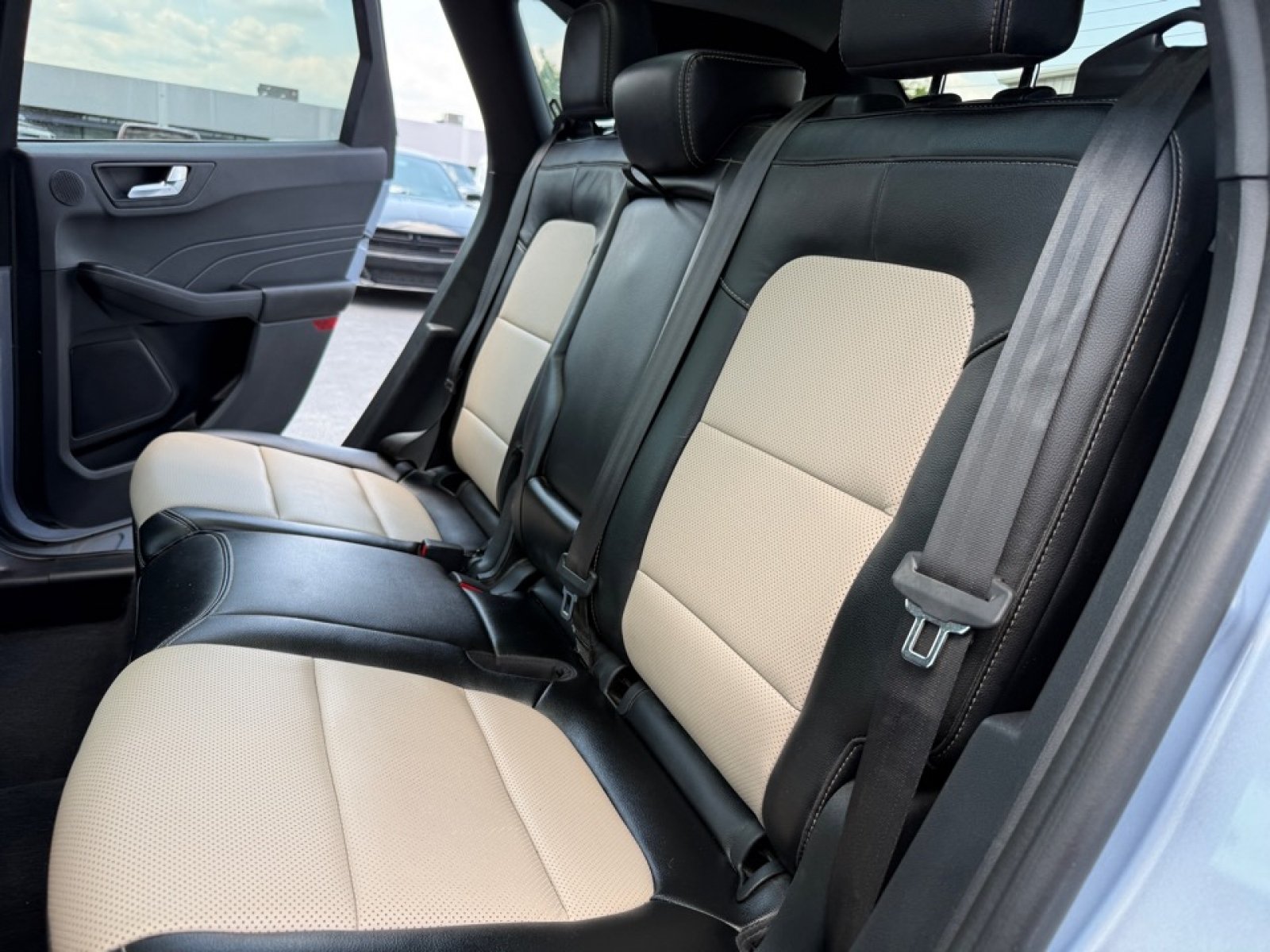 Used 2022 Ford Escape Titanium w/ Titanium Elite Package AWD/4WD image 31