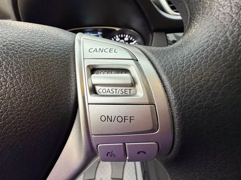 Used 2016 Nissan Rogue SV w/ SV Premium Package image 23