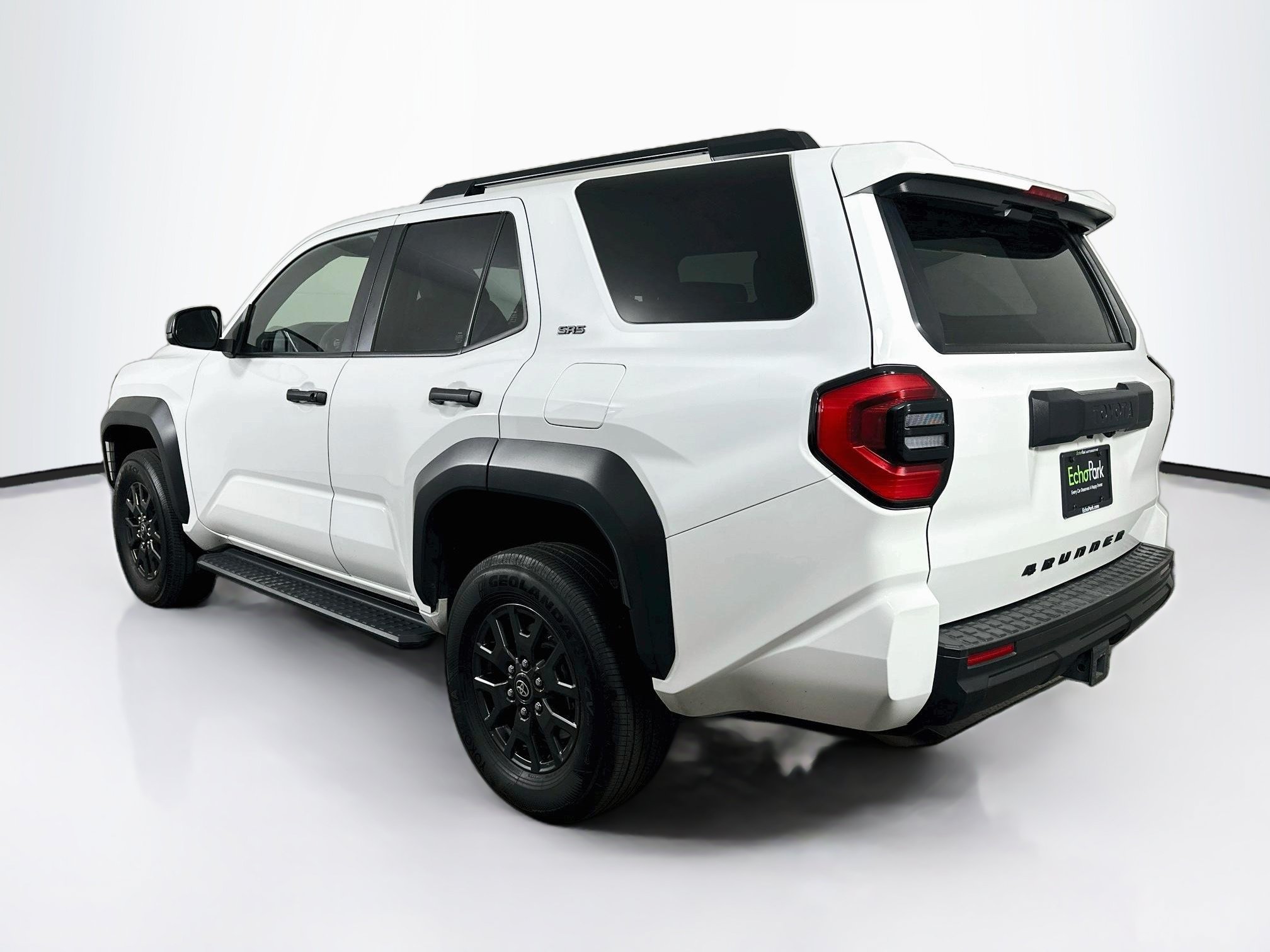 Used 2025 Toyota 4Runner SR5 AWD/4WD image 5