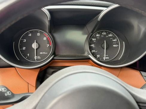 Used 2018 Alfa Romeo Giulia AWD image 20