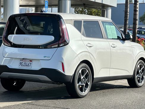 Used 2023 Kia Soul EX image 4