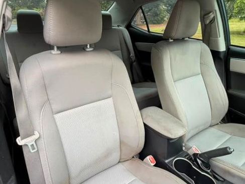 Used 2016 Toyota Corolla LE FWD image 13