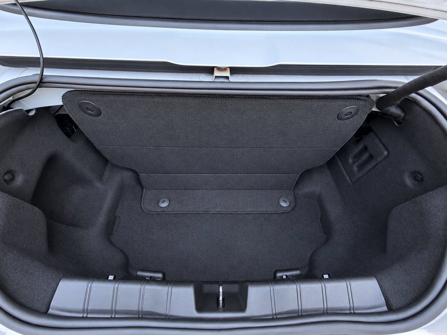 Used 2018 Chevrolet Camaro LT RWD image 13
