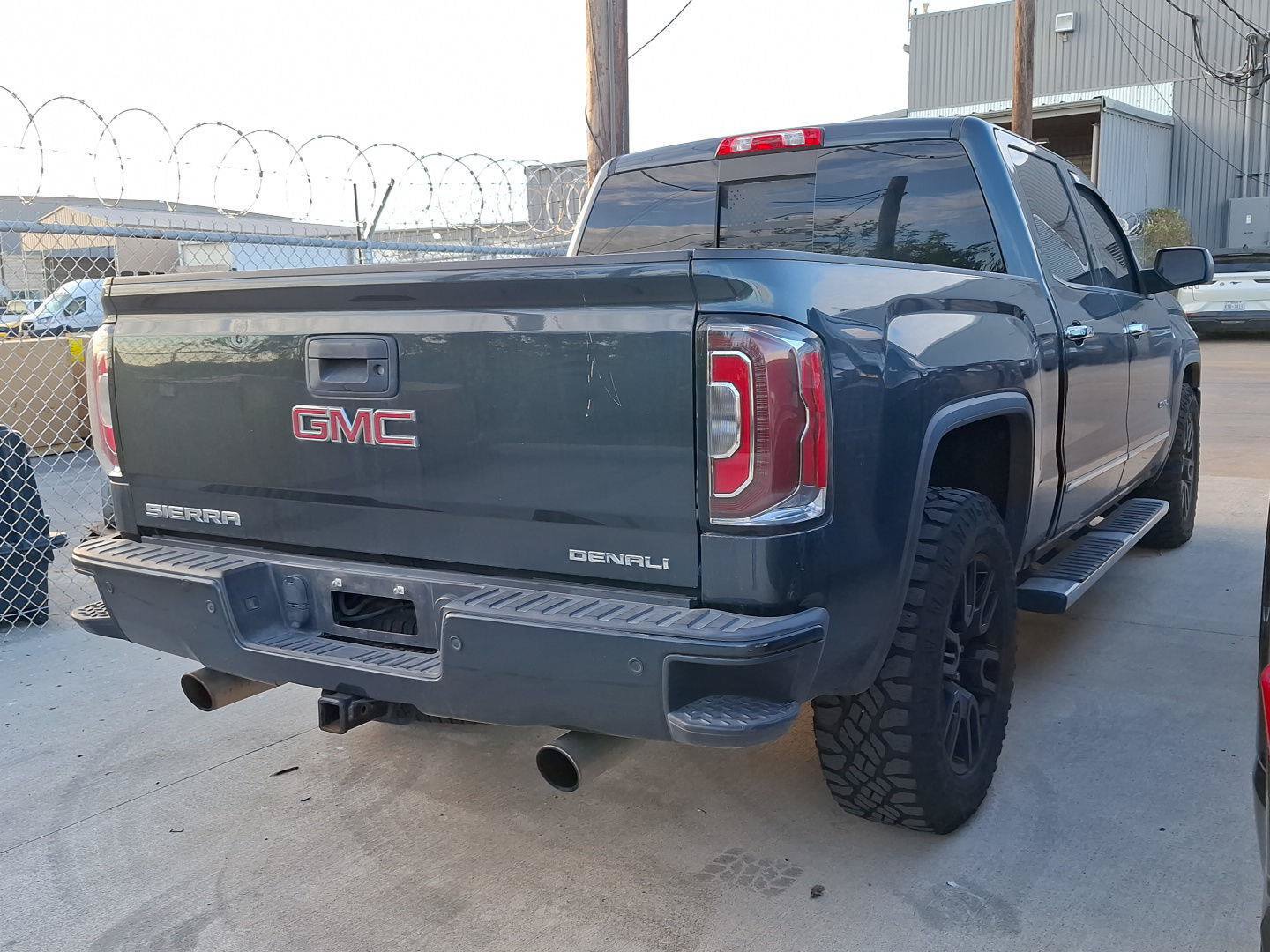Used 2017 GMC Sierra 1500 Denali AWD/4WD image 7