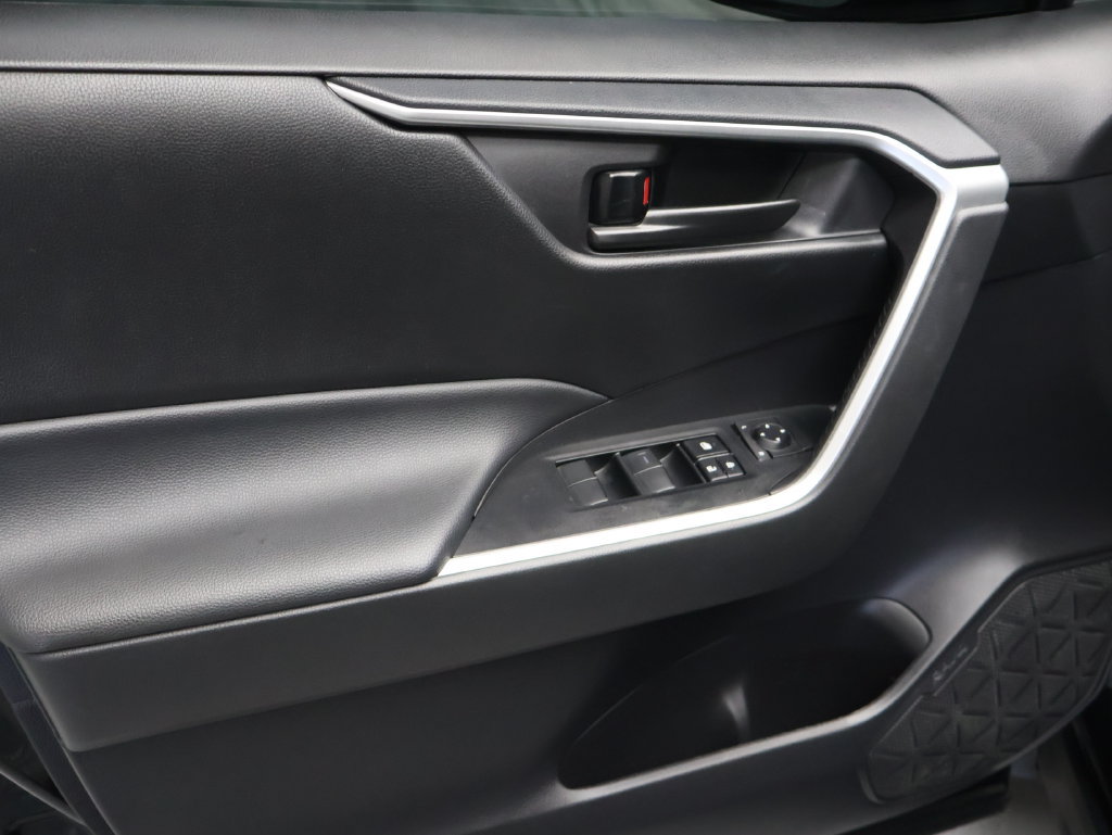 Used 2025 Toyota RAV4 LE FWD image 15