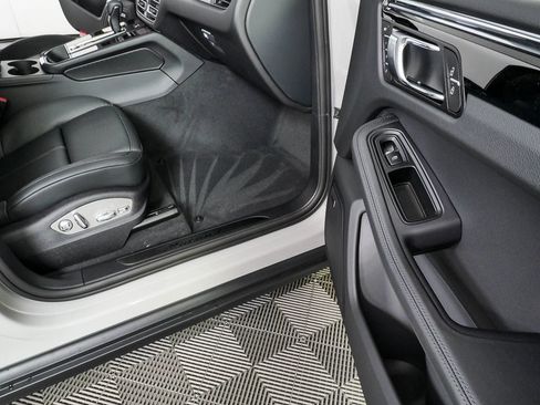 New 2026 Porsche Macan Turbo AWD/4WD image 26