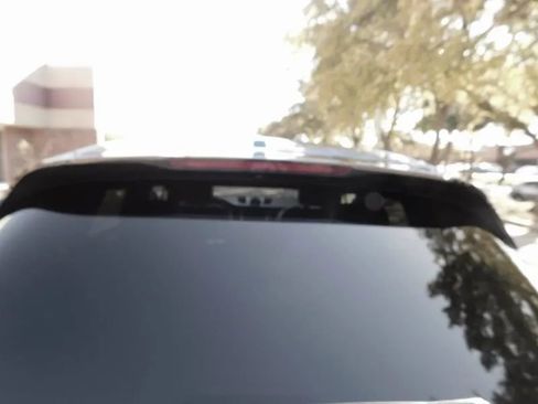 Used 2018 Porsche Macan Sport Edition image 24