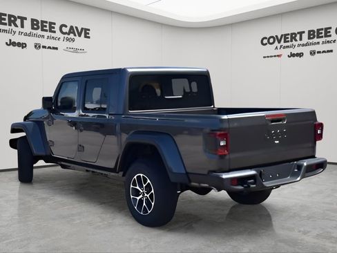 New 2025 Jeep Gladiator Sport image 9