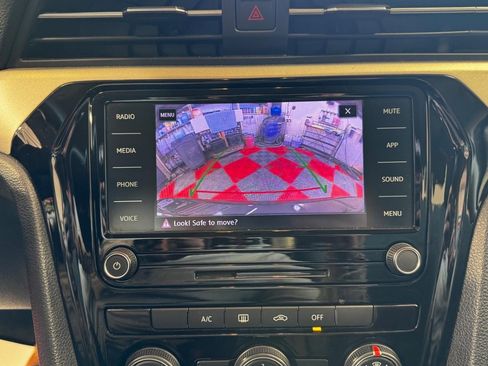 Used 2021 Volkswagen Passat 2.0T S image 22