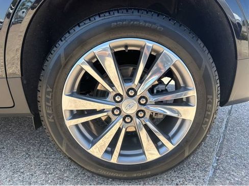 Certified 2022 Cadillac XT5 Premium Luxury FWD image 16