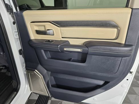 Used 2023 RAM 3500 Limited AWD/4WD image 40