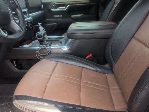 Used 2024 Chevrolet Silverado 1500 High Country w/ High Country Premium Package AWD/4WD image 15
