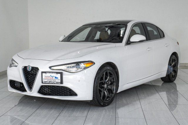 Used 2021 Alfa Romeo Giulia Ti AWD/4WD image 4