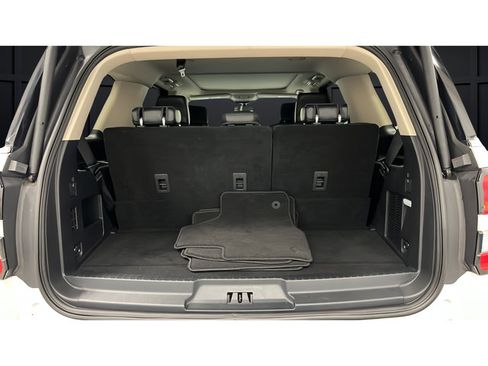 Used 2024 Ford Expedition XLT AWD/4WD image 26