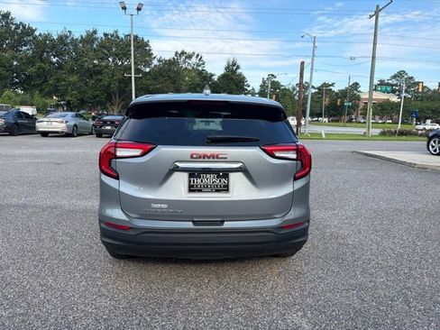 Used 2024 GMC Terrain SLE FWD image 6