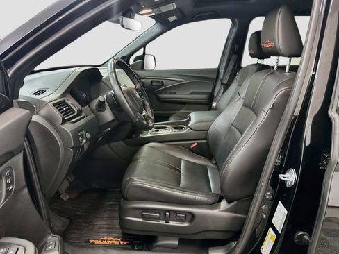 Used 2025 Honda Passport TrailSport image 13