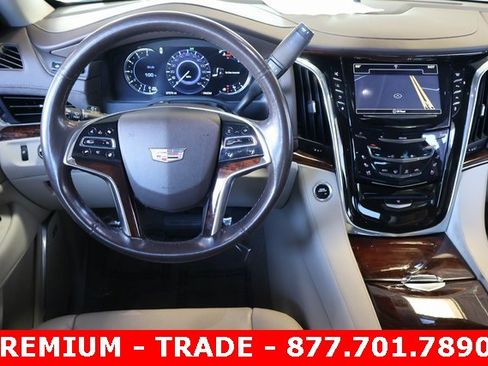 Used 2016 Cadillac Escalade Premium image 17