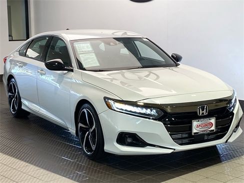 Used 2022 Honda Accord Sport image 2