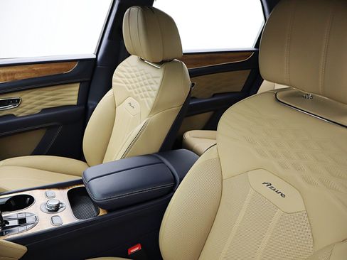 Used 2025 Bentley Bentayga AWD/4WD image 33