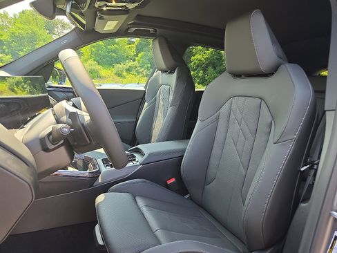 Used 2025 BMW X3 xDrive30i w/ Premium Package image 6