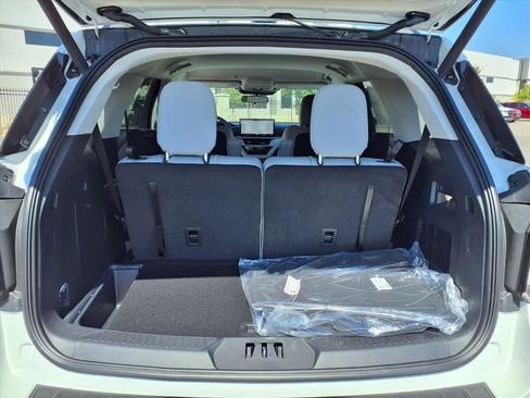 Used 2025 Ford Explorer Active w/ Active Comfort Package image 22