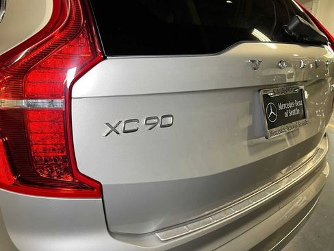 Used 2016 Volvo XC90 T6 Momentum w/ Momentum Plus Package AWD/4WD image 15