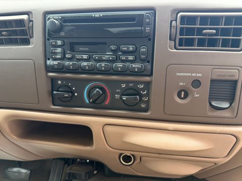 Used 1999 Ford F250 XLT image 19