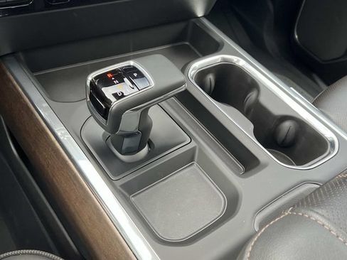 Used 2025 Chevrolet Silverado 1500 High Country w/ High Country Premium Package AWD/4WD image 26