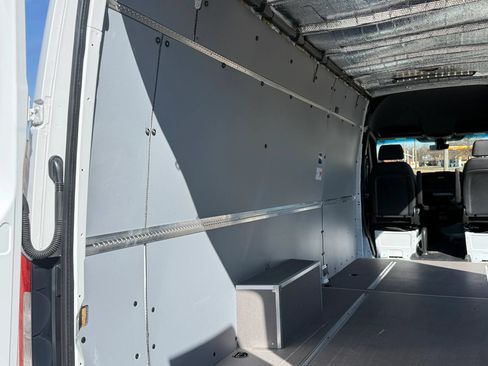 Used 2025 Mercedes-Benz Sprinter 2500 image 10