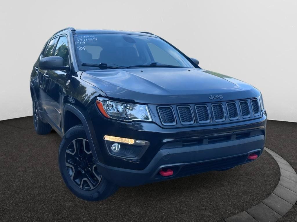 Used 2019 Jeep Compass Trailhawk AWD/4WD image 1