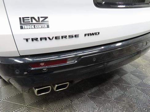 Used 2024 Chevrolet Traverse RS w/ LPO, Floor Liner Package image 47