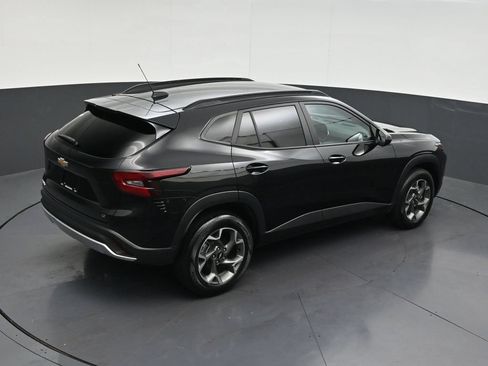 Used 2025 Chevrolet Trax LT FWD image 20