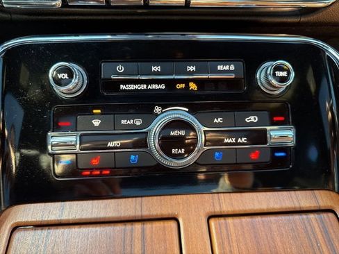 Used 2019 Lincoln Navigator Reserve image 46