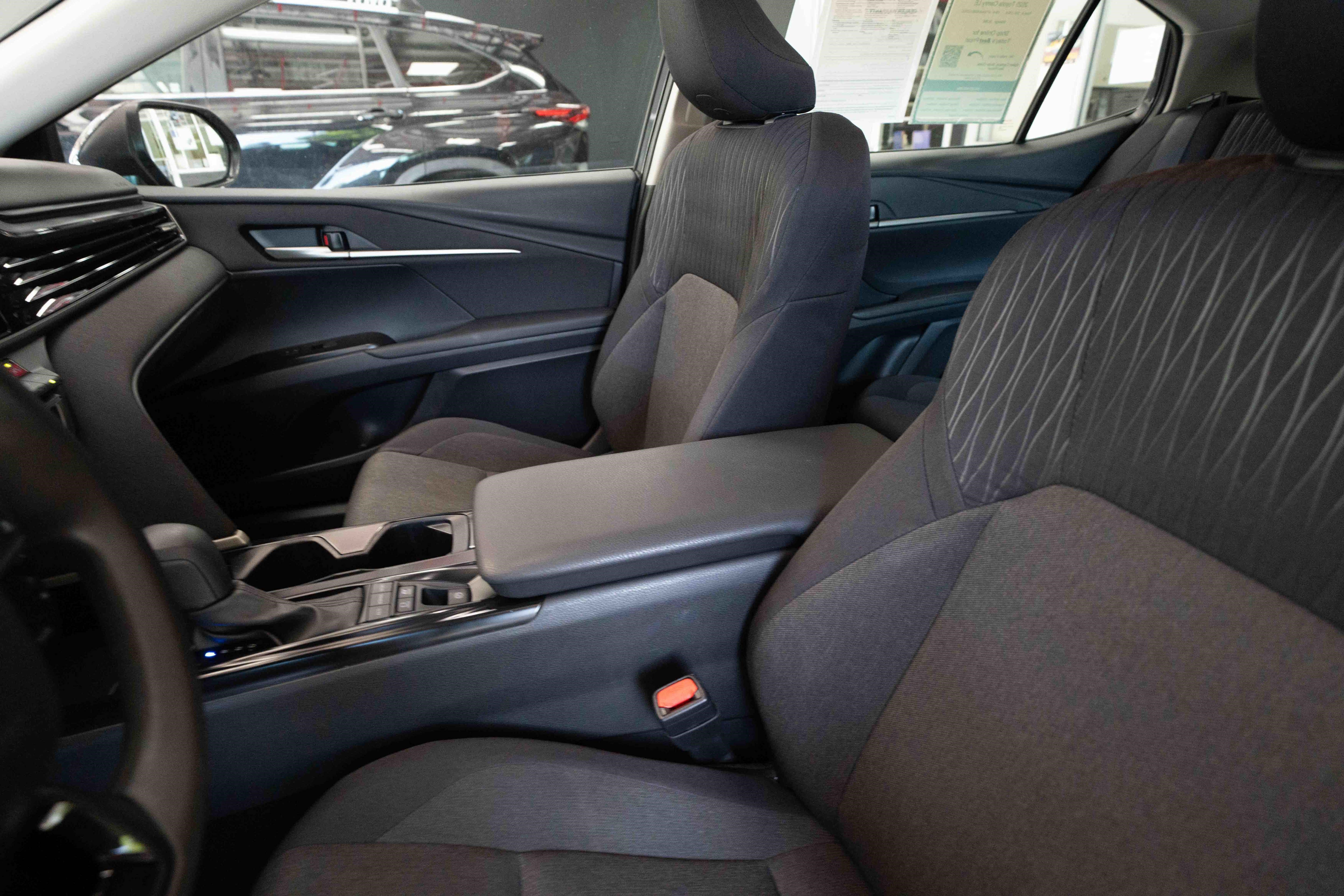 Used 2025 Toyota Camry LE FWD image 10