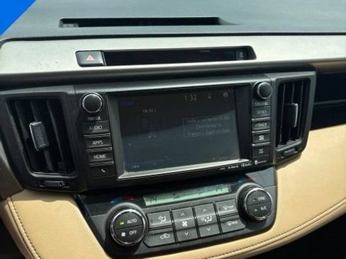 Used 2016 Toyota RAV4 XLE AWD/4WD image 20