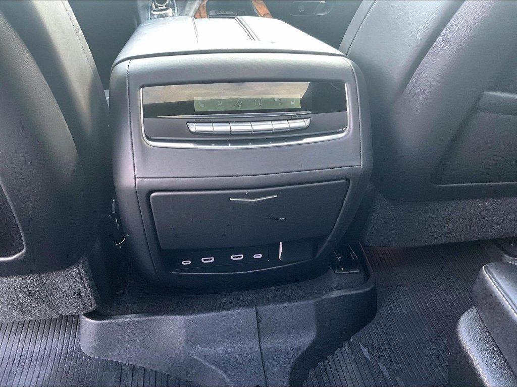 Used 2021 Cadillac Escalade Sport Platinum w/ LPO, Floor Liner Package AWD/4WD image 29