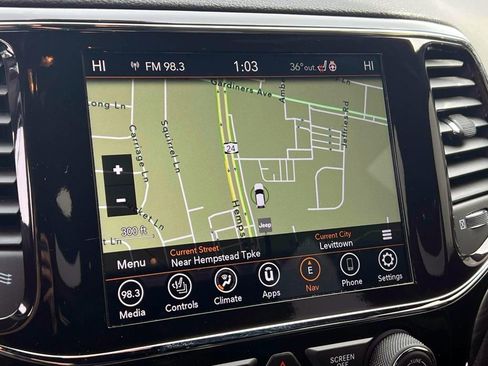 Used 2022 Jeep Grand Cherokee Laredo X image 32