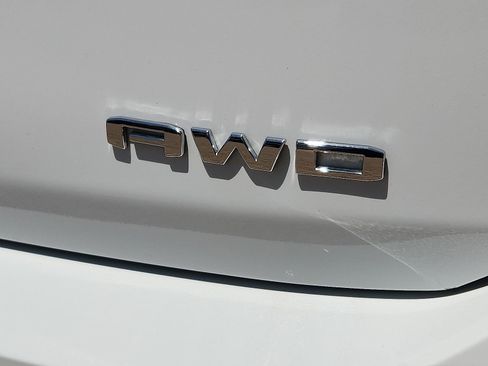 Used 2023 GMC Terrain SLE AWD/4WD image 9