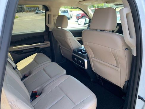 Used 2024 Ford Expedition Max XLT image 15