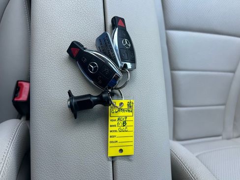 Used 2019 Mercedes-Benz GLC 300 4MATIC image 60