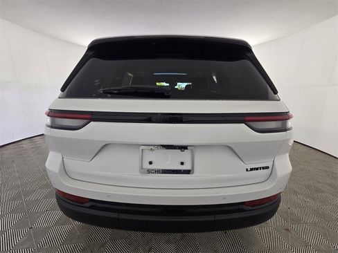 New 2025 Jeep Grand Cherokee Limited image 12