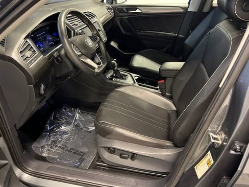 Certified 2023 Volkswagen Tiguan SE FWD image 7