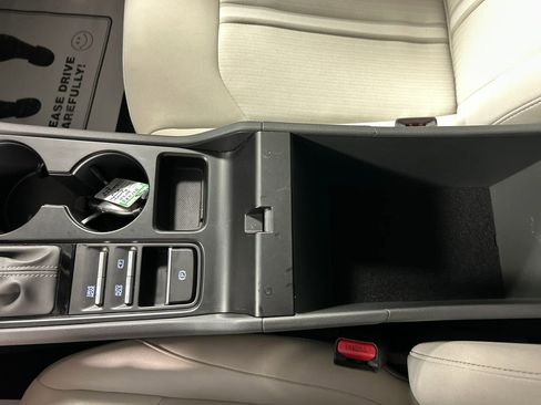 Used 2025 Hyundai Sonata SE FWD image 19