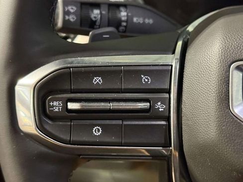 Used 2025 GMC Yukon XL Denali w/ Sun & Power Step Package image 17