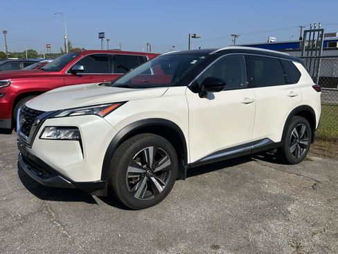 Used 2023 Nissan Rogue SL image 4