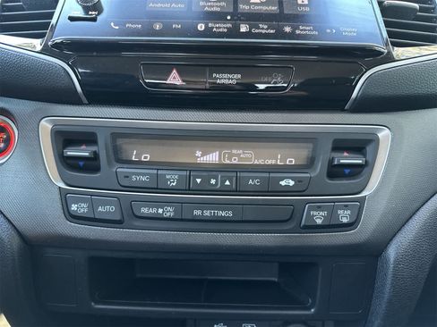 Used 2025 Honda Ridgeline Sport image 9